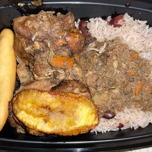Brown stew chicken meal