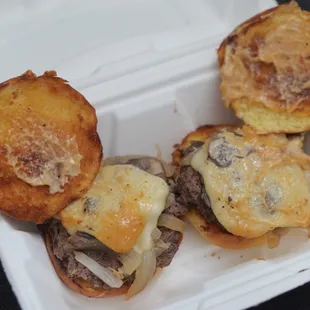 Maui &amp; Onion sliders so good (2 for $10) *7/15/23 fR. Vendor Nakama_NFoodz