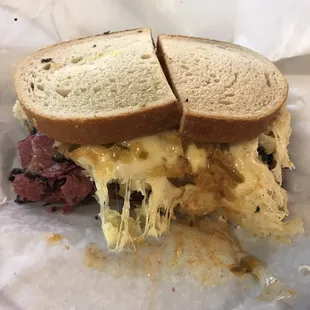 Reuben w/ pastrami