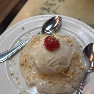Sticky rice with coconut ice cream