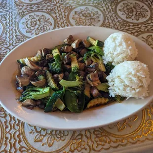 Garlic pepper stir fry with veggies