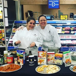 Pesach Presentation in Tom Thumb Forest Preston #tomthumb #dallaskosher #koshercooking #kosherfood #koshercaterers