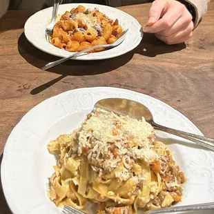 Tagliatelle (bottom), Amatriciana (top)
