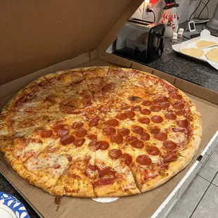 Giant 28 inch pizza