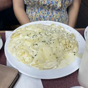 Fettuccini Alfredo (enough to feed three people)