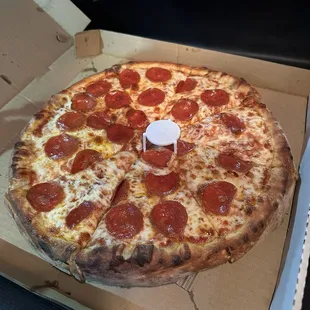 Medium pepperoni pizza