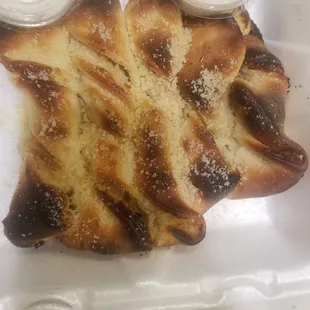 They burnt my garlic twist I can taste burnt bread Everytime I take a bite sheesh