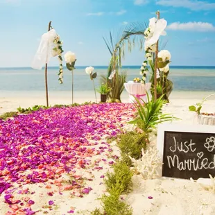 Gorgeous Hawaiian beach setups to match your wedding color scheme-we can even customize your Oahu beach wedding setup