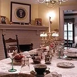 The Reagan Dining Room...where you will enjoy a full breakfast each morning!