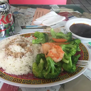 Shrimp and broccoli (steamed) with sauce on the side.
