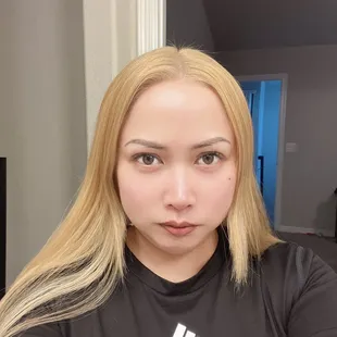 Blonde hair (after)