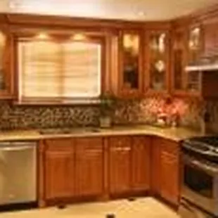 http://a1cng.com/wp-content/blogs.dir/93/files/cabinets/cafe-shaker.jpg