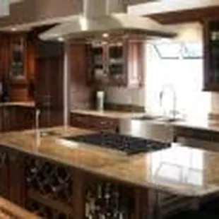 http://a1cng.com/wp-content/blogs.dir/93/files/cabinets/chocolate-maple-glaze_0.jpg