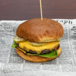 THE OLD FASHION: 
KETCHUP, MUSTARD, 
LETTUCE, TOMATOES, PICKLES, ONIONS WITH AMERICAN CHEESE.