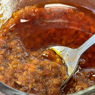 The free yummy sauce on the table!