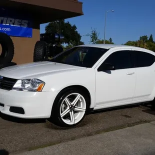 2010 DODGE AVENGER
20" STR RIMS &amp; TIRES STAGGERED
WHITE WITH BLACK FACE ACCENTS.