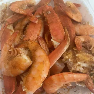 Snow Crab &amp; Shrimp - 5/5 plump shrimp and snow crabs as well
