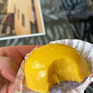Mango mousse