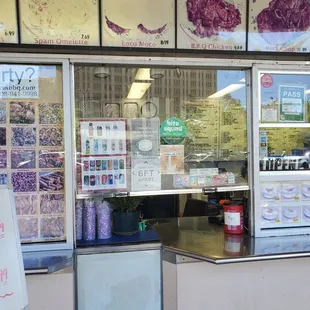 Da ordering counter area.
