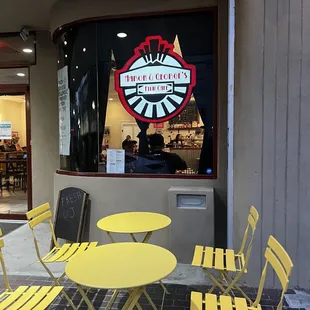 So cute omg the coffee