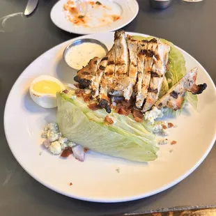 Wedge salad with chicken
