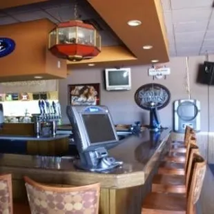 Alley's Bar &amp; Lounge