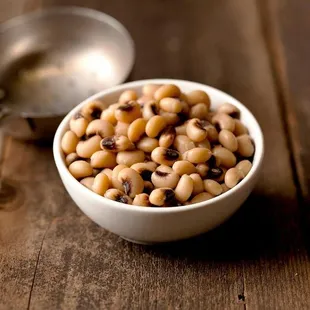 a bowl of black eyed peas
