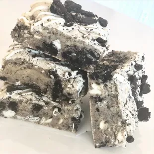White Chocolate Oreo Bars