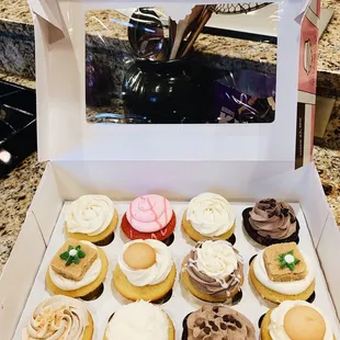 A delicious variety of cupcakes!