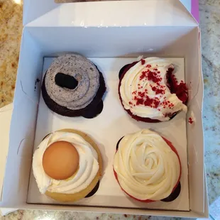C&amp;C , Red Velvet, Banana Pudding, and Strawberry Cake with Cream Cheese Icing
