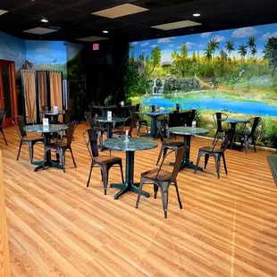 Aug 2021: The cafe. Pic 3 of 27