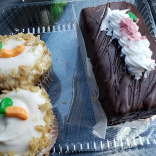 Devil Dog &amp; Carotcake cupcakes.