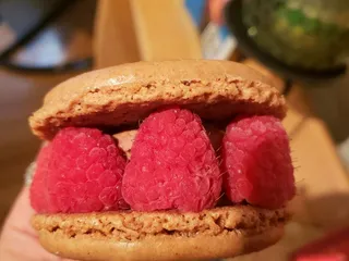 Le Macaron French Pastries