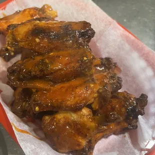 chicken wings and fried chicken, fried chicken wings, chicken, food, fried chicken, bbq chicken, bbq wings, poultry, chicken wings