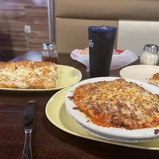 Lasagna and cheese garlic bread