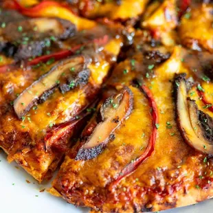 Jerk chicken pizza