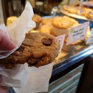 vegan chocolate chip cookie