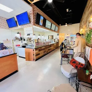 sushi and sashimi, interior