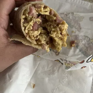 NOT a chorizo and egg burrito. Instead I got a ham and egg burrito.