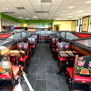 Dining Area and Counter