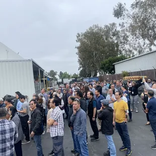 350 all eating at once