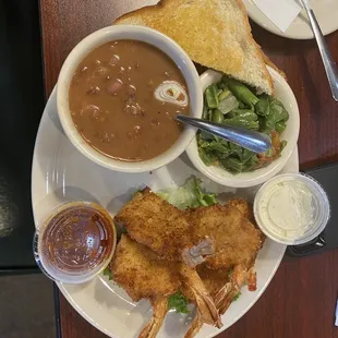 Fried shrimp with beans and green beans