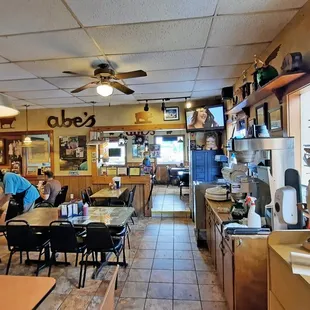 ows the interior of a restaurant