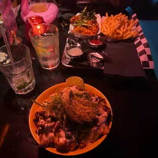 food, chicken wings and fried chicken