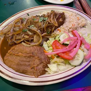 Carne Encebollada
