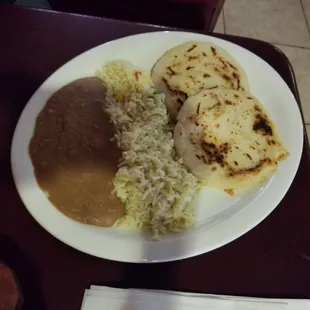 Pupusas Revueltas