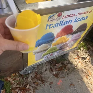 Food vendors!  My Mango Italian Ice-just what I needed!