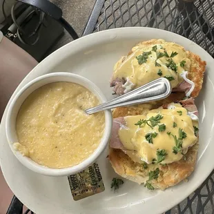 Eggs Benedict