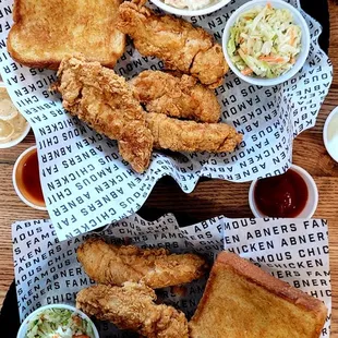 food, chicken wings and fried chicken