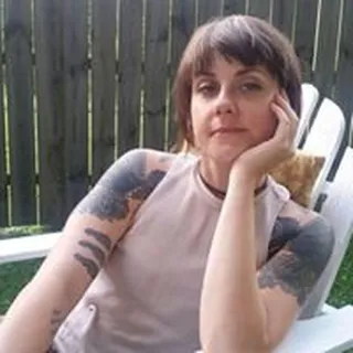 Lindsey L.